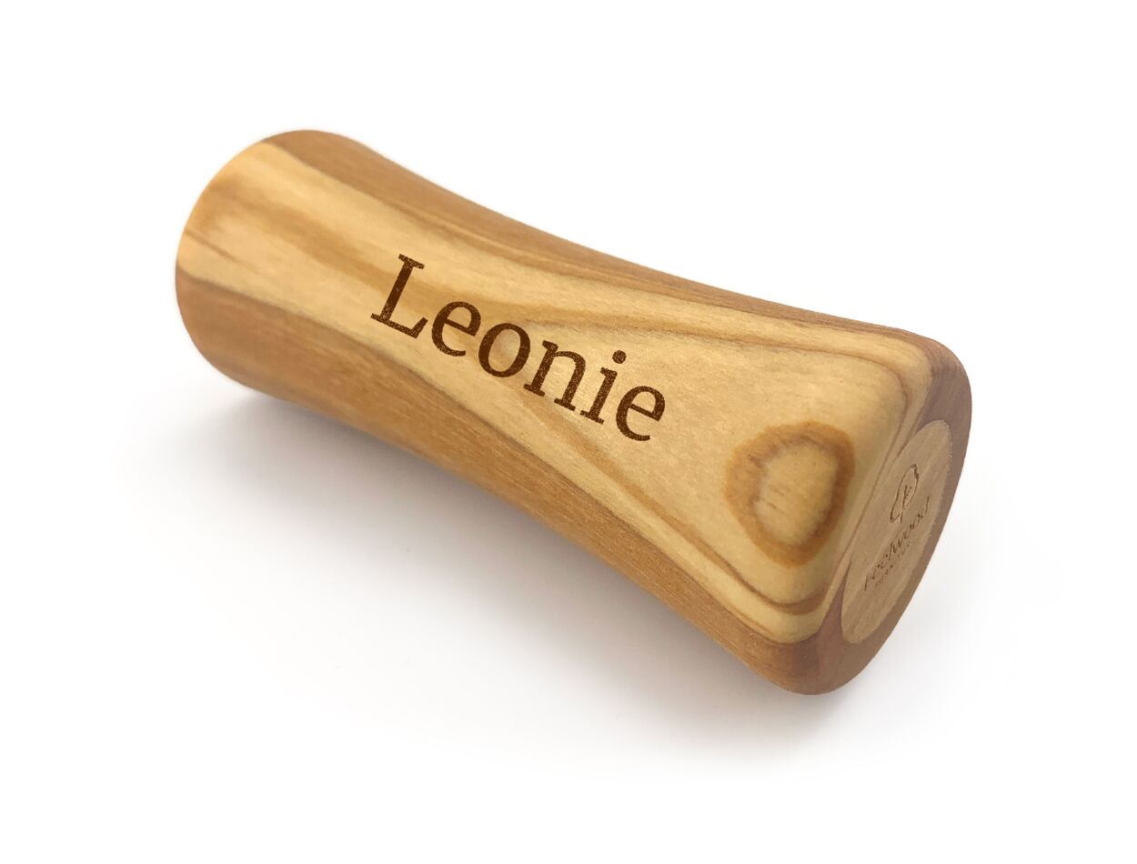 Holzrassel, Babyrassel, Greifling mit Namen personalisiert als Babygeschenk